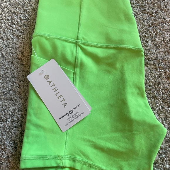 ATHLETA Salutation stash pocket II 5” short NWT neon Aloe - Picture 12 of 12